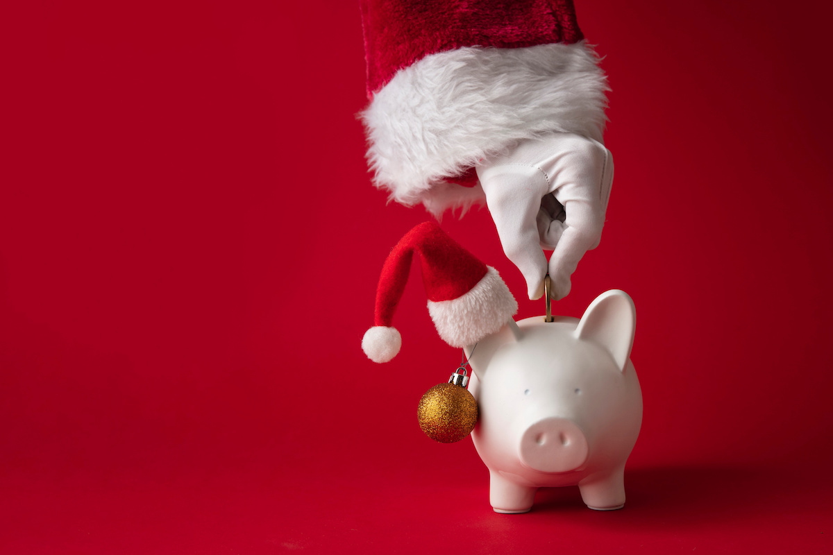 Santa’s on a Budget – 5 Ways to Save Money During the Holidays